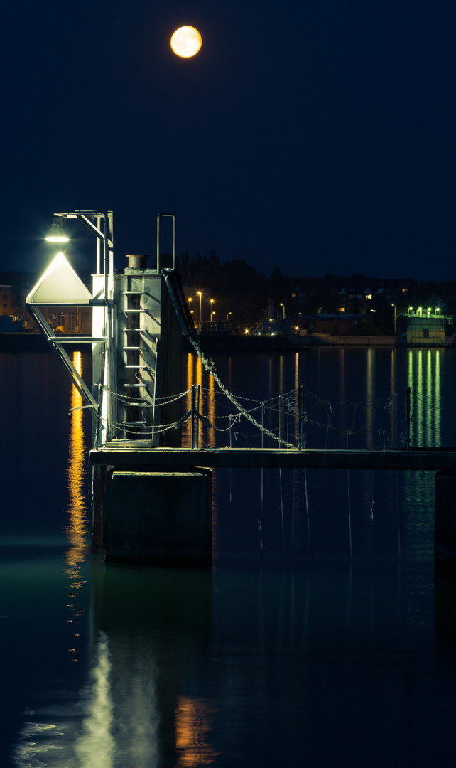 23:30 an der Kieler Innenförde .....