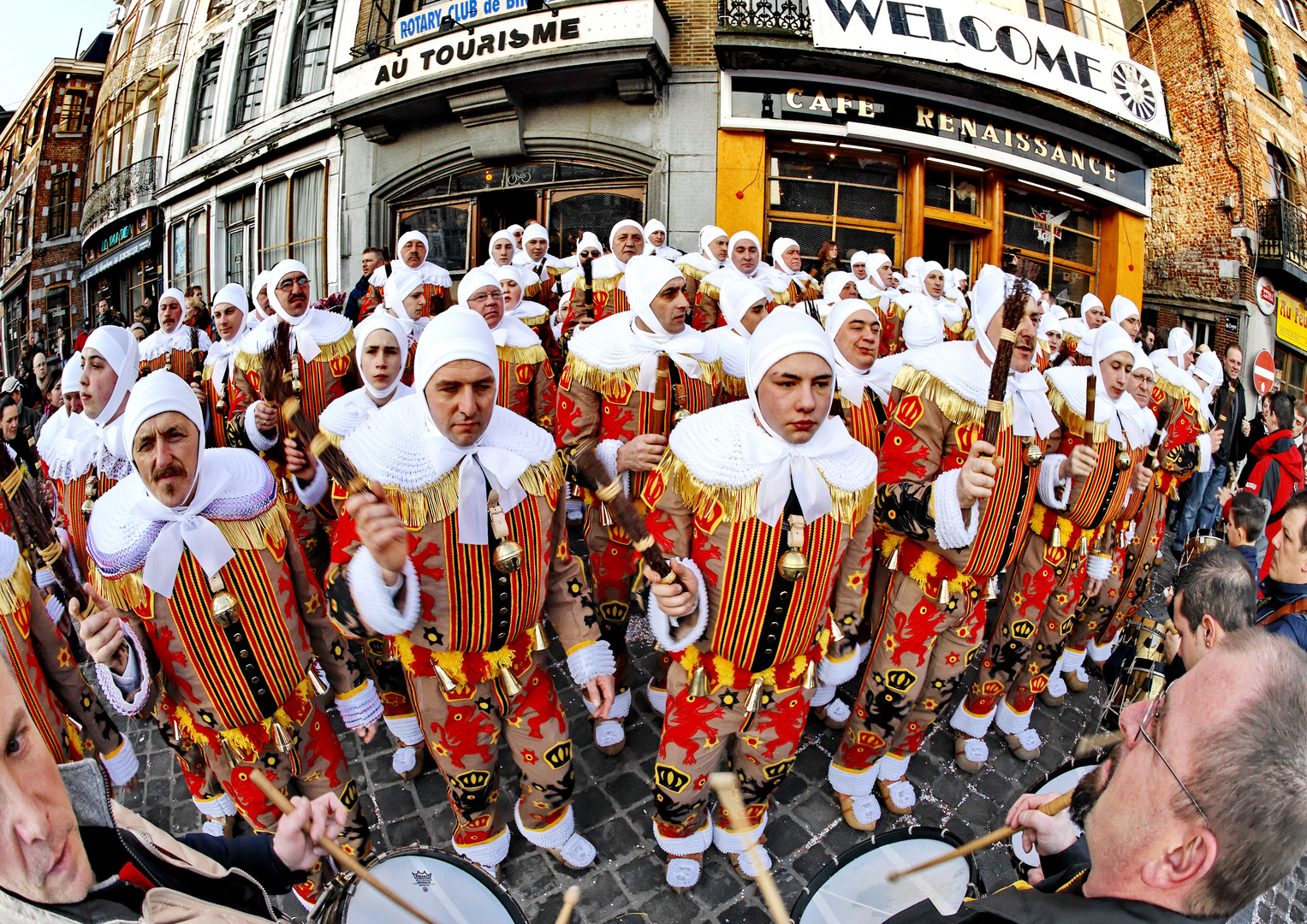 2331   à Binche