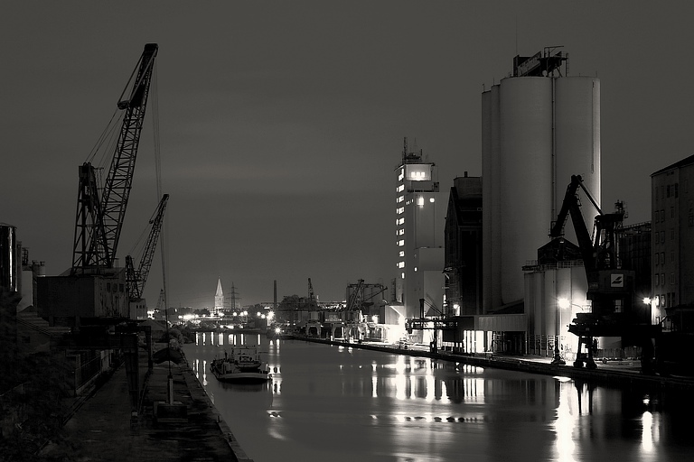 23:45 am Hafen