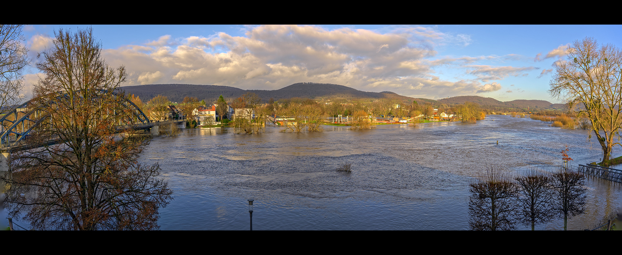 2371UZ-73UZ Hochwasser an der Weser Panorama Rinteln