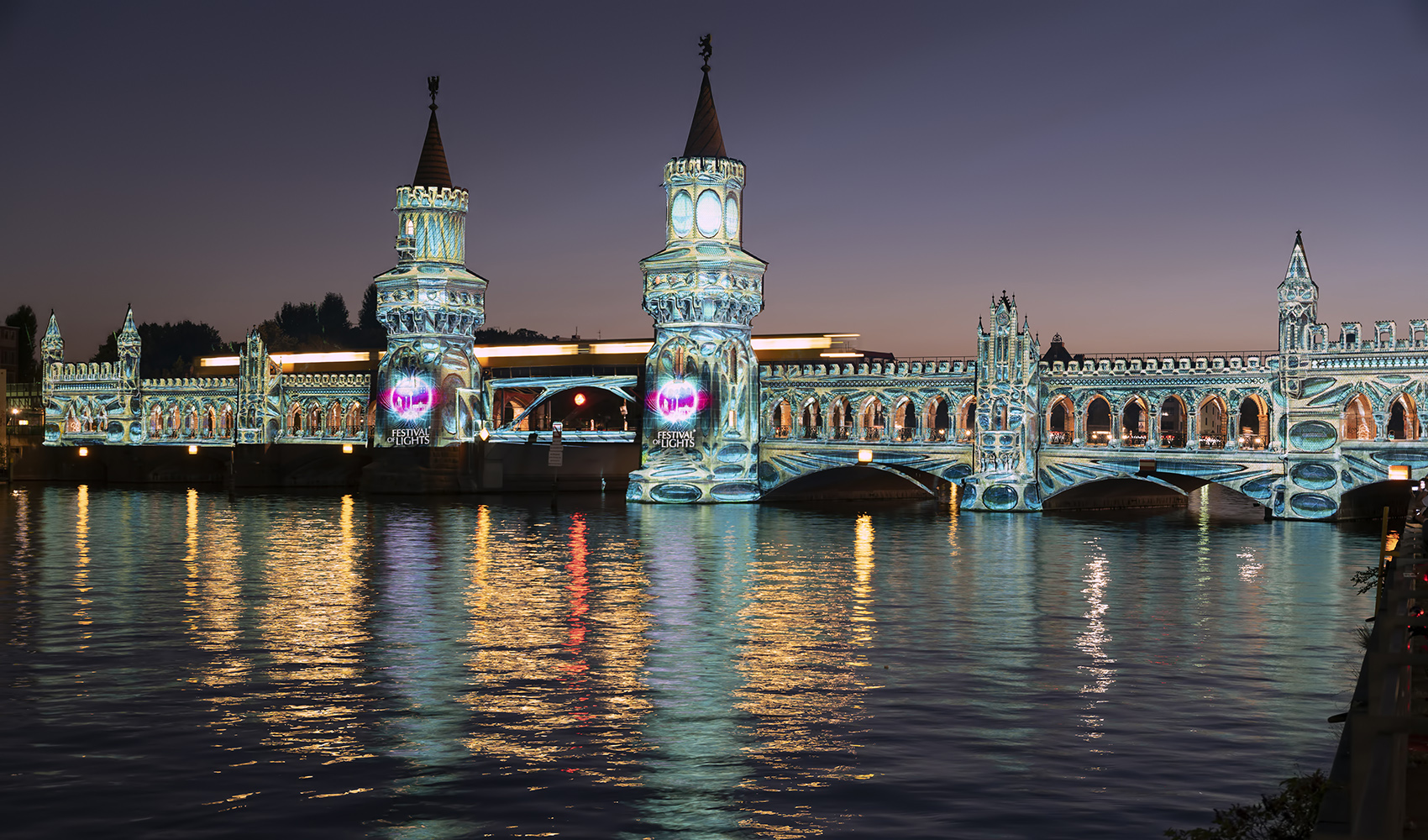 2385TZ Festival of Lights Berlin 2021 Oberbaumbrücke