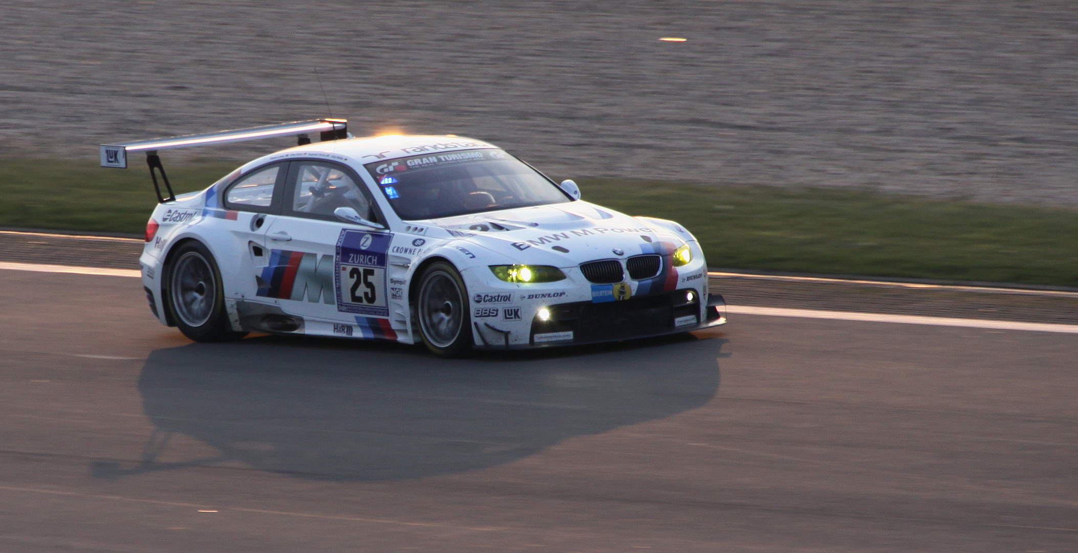 24 Std Rennen Platz 1 BMW Motorsport