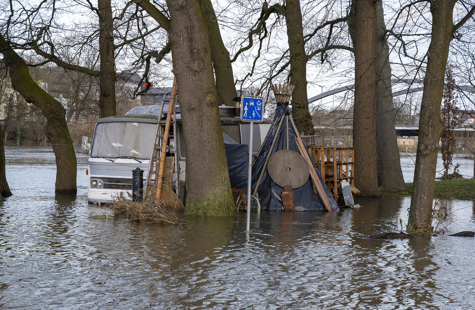 2402UZ Camping an (in) der  Weser Minden