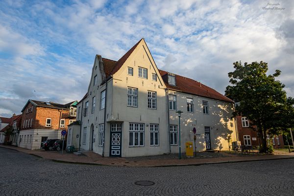 240702-04 / Abendspaziergang in Bredstedt