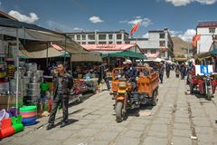 241 - Shigatse (Tibet) - Market