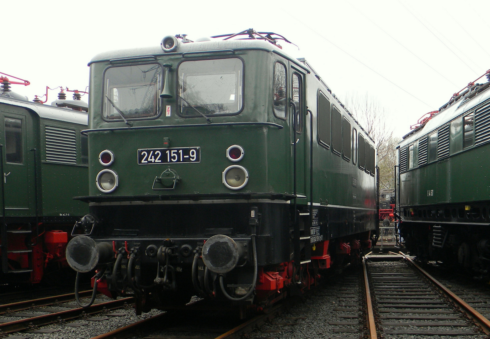 242 - 151-9 E Lok