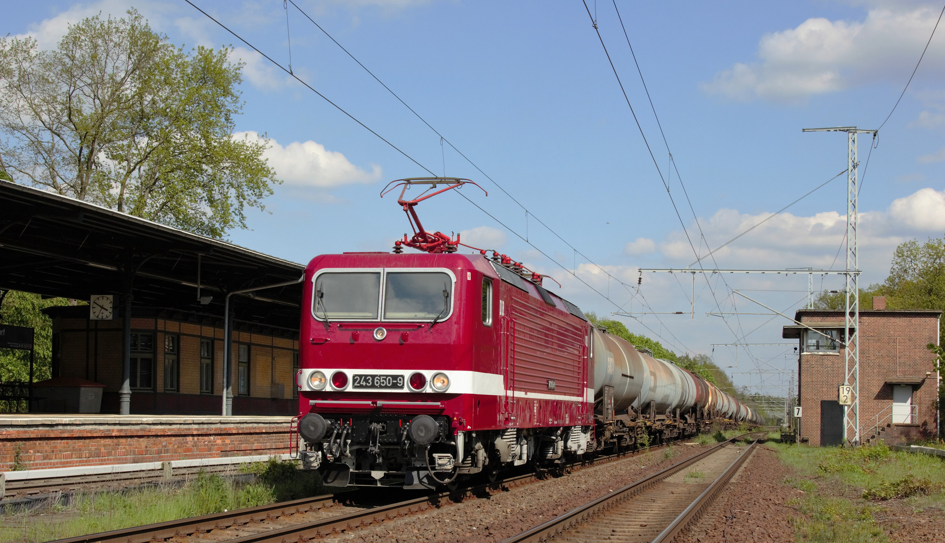 243 650-9 mit Kesselzug am S-Bahnhof Rahnsdorf