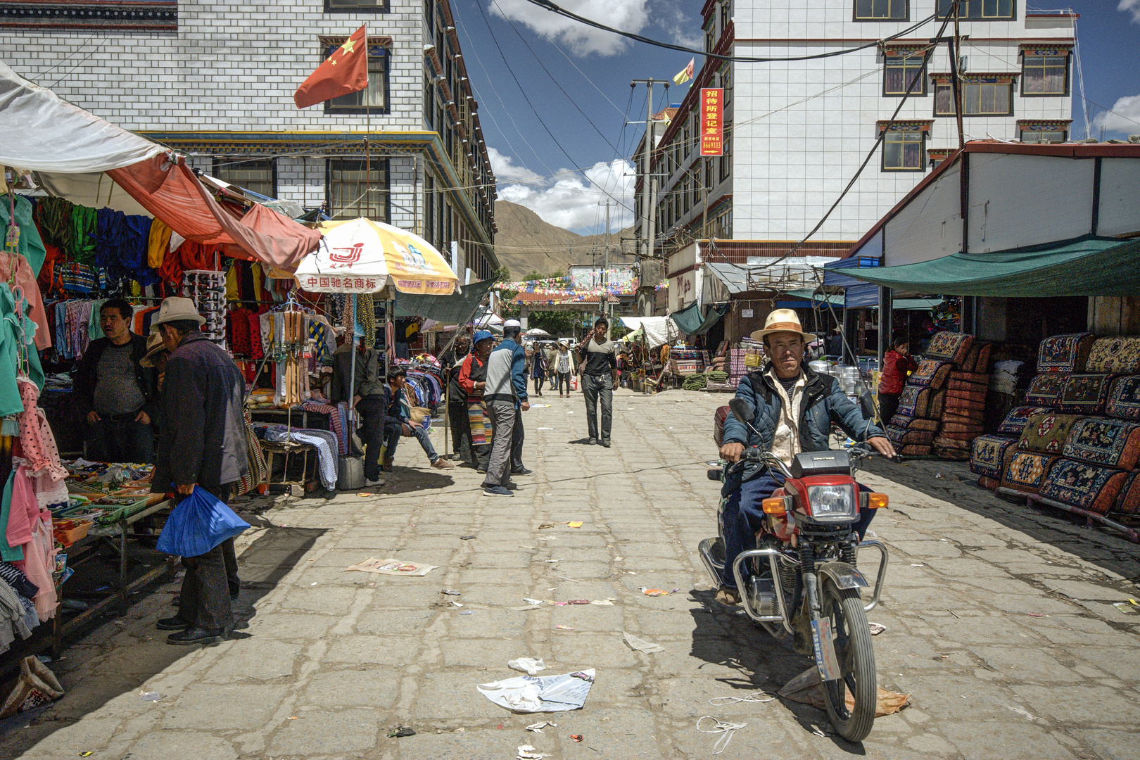 243 - Shigatse (Tibet) - Market