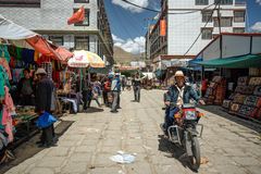 243 - Shigatse (Tibet) - Market