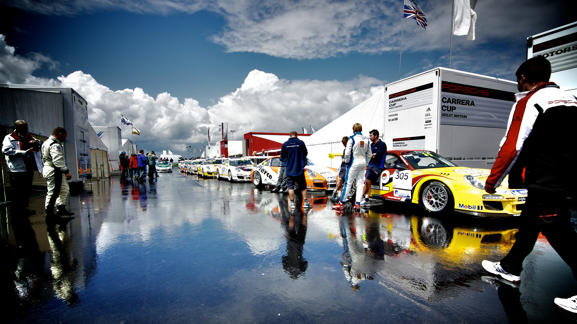 24H Rennen Nürburgring, Porsche Fahrerlager