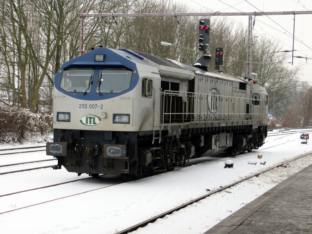 250 007 der ITL in Osnabrück Hbf