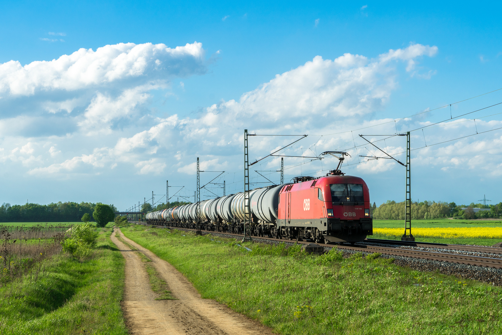 25.04.18 1116 196 mit Kesselzug in Eggolsheim