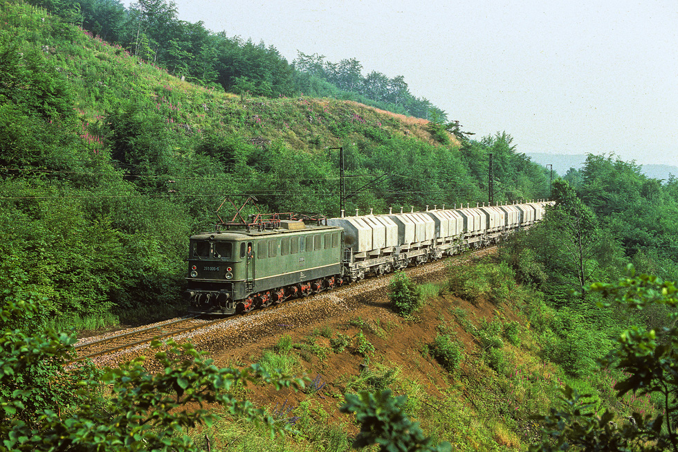 251 005 auf der Rübelandbahn 1983