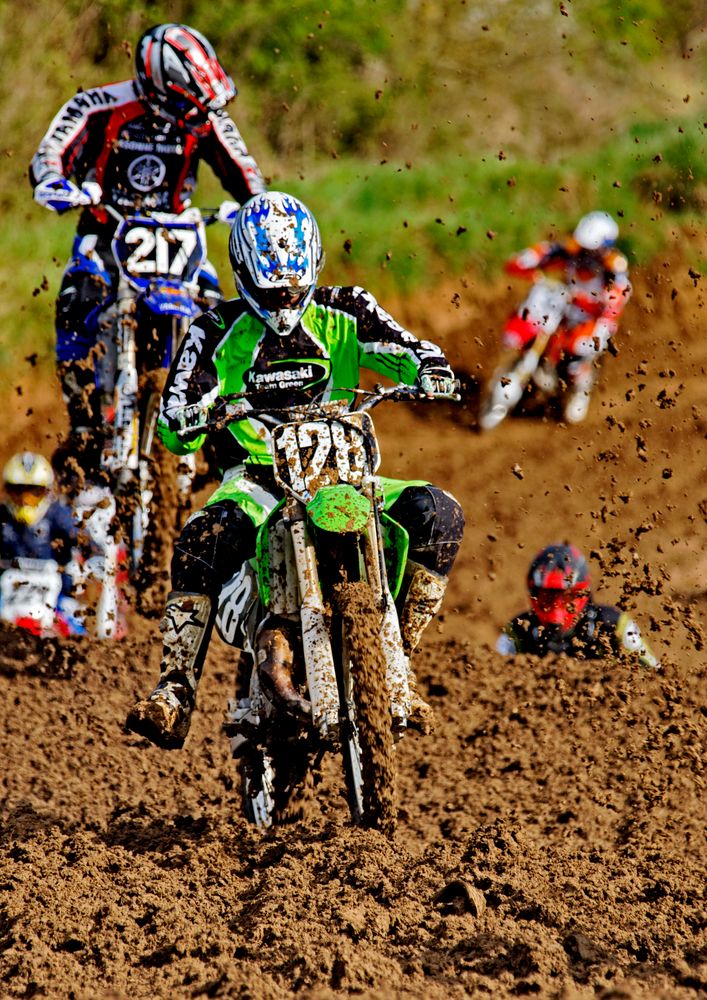 2514    motocross