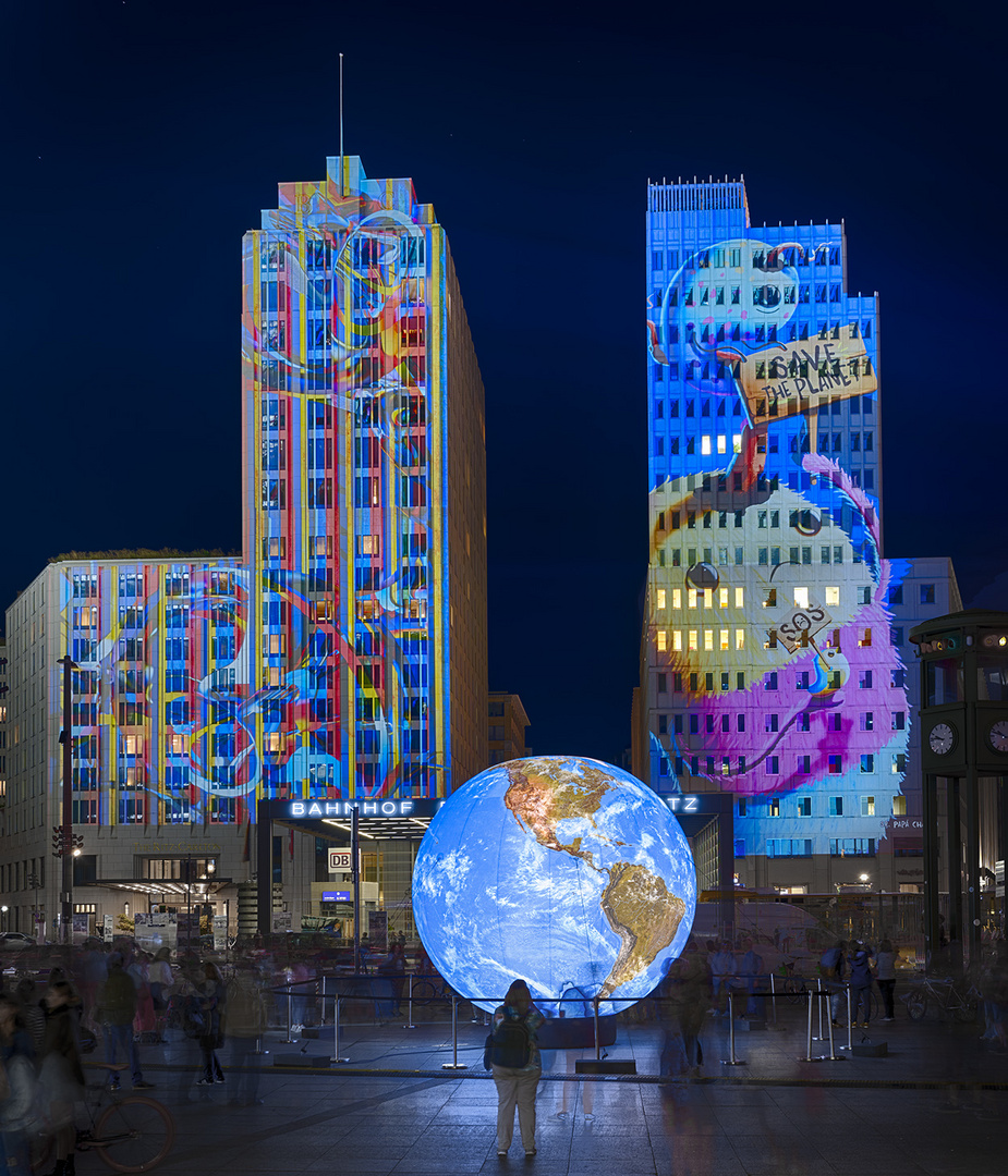 2560TZ-66TZ Festival of Lights Berlin 2021 Potsdamer Platz Save The Planet