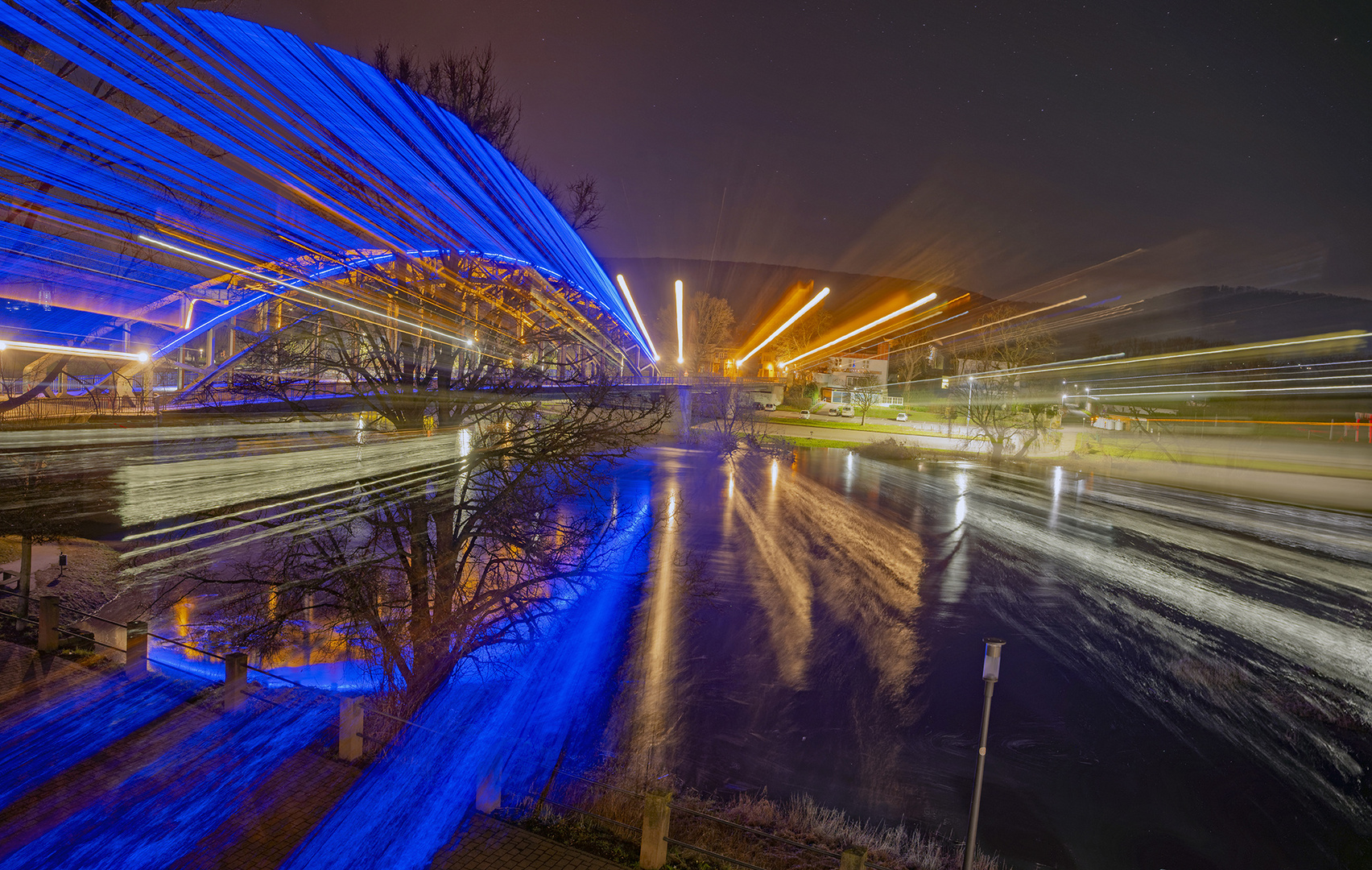 2562UZ Rinteln Weserbrücke Nacht Zoomeffekt