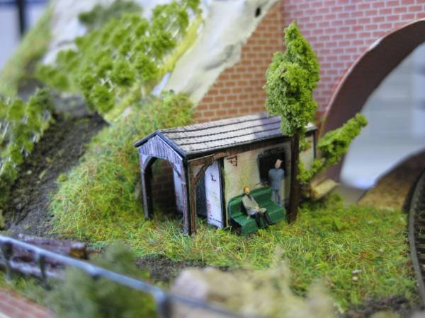 ::26:: Modellbahn im Aktenregal - Schutzhütte am Weinberg