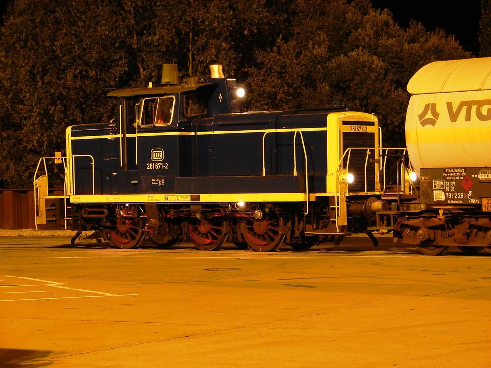 261 671 bei Nacht