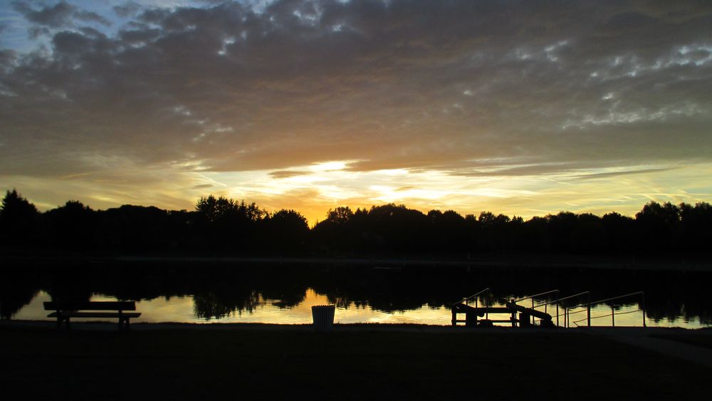 Abendstimmung am Lieferinger Badesee von Andrea Schwabegger