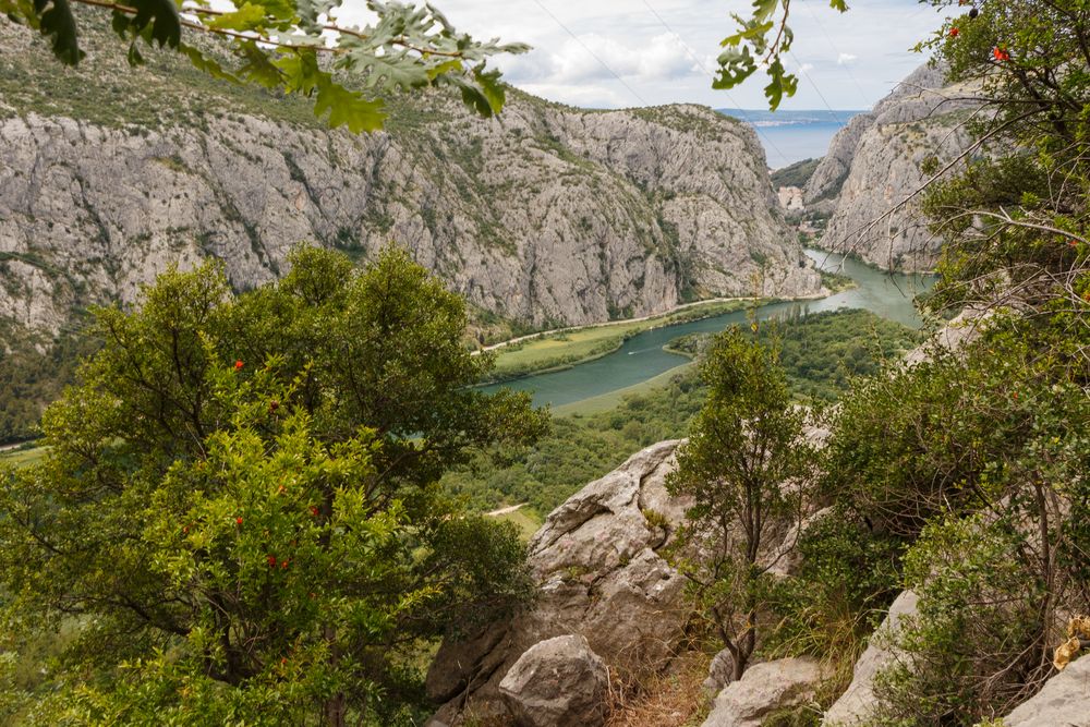 Wanderpfad im Cetina-Canyon bei Omis (Kroatien) von Helmut Zentgraf 