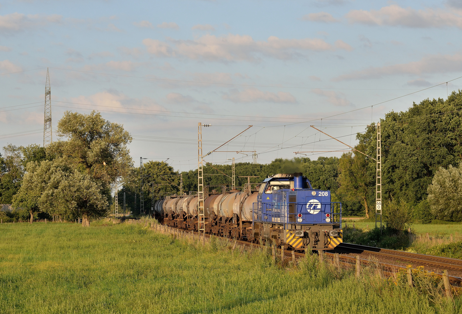 275 011-5 --InfraLeuna 208-- am 03.08.17 in Hamm Neustadt