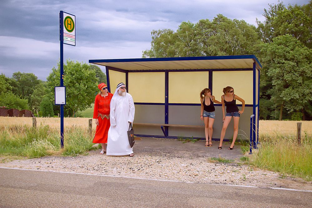 Busstation Internationality von Edmund Hoffmann 