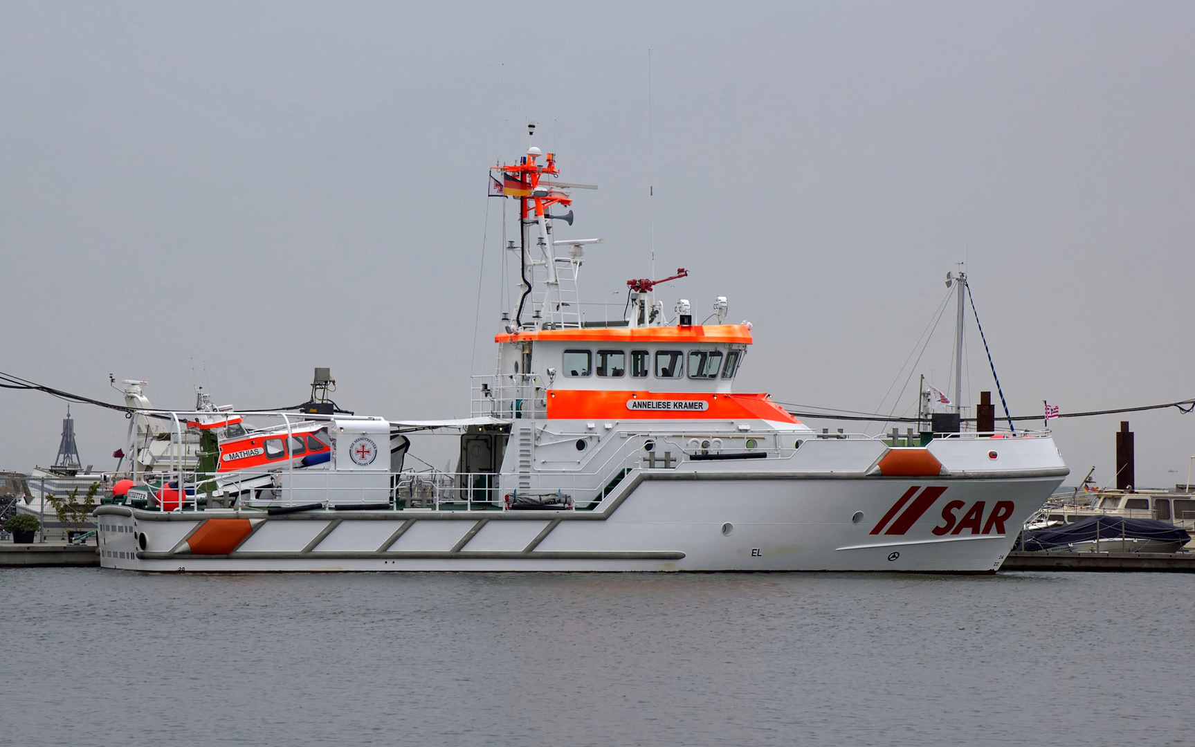 28-Meter-Seenotrettungskreuzer mit Tochterboot