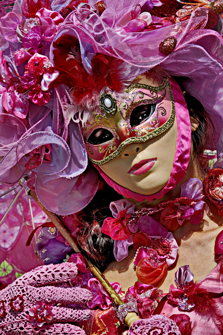 2853..masque de Venise au château de breteuil