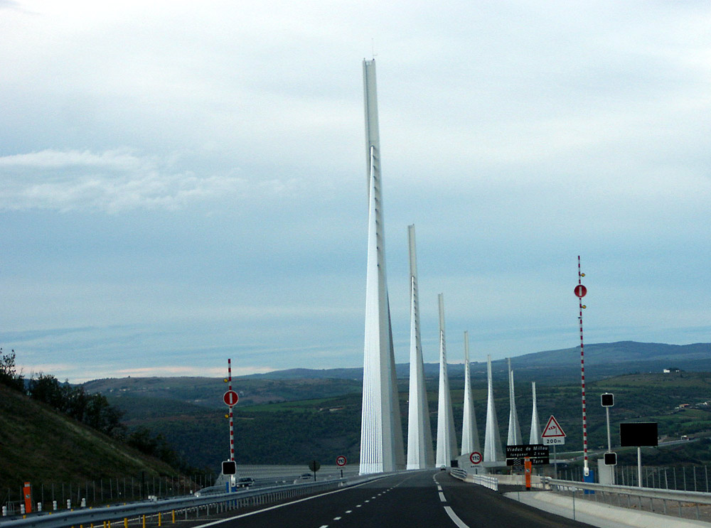 2,8km *Viaduc de Millau*