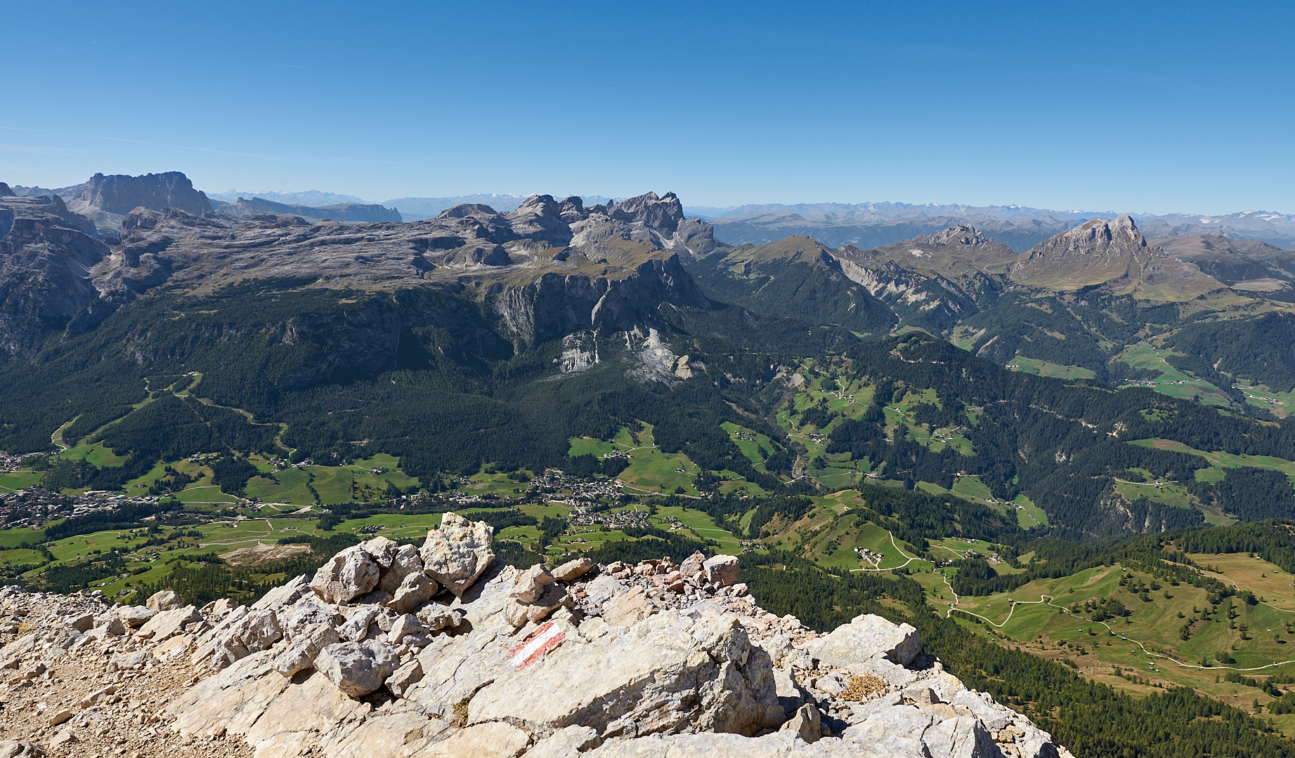 2907 m, Gipfel vom Heiligkreukofel erreicht, von dort genießt man ein Traumpanorama.