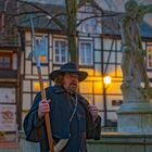 2909UZ  Nachtwächter am Glasbläserbrunnen Kirchplatz Rinteln