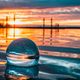 Lensball im Sonnenuntergang