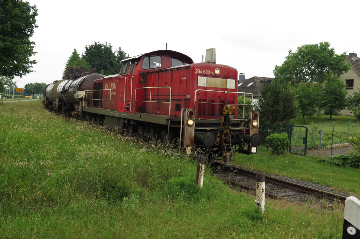 294 680 fährt in Winsen/Luhe