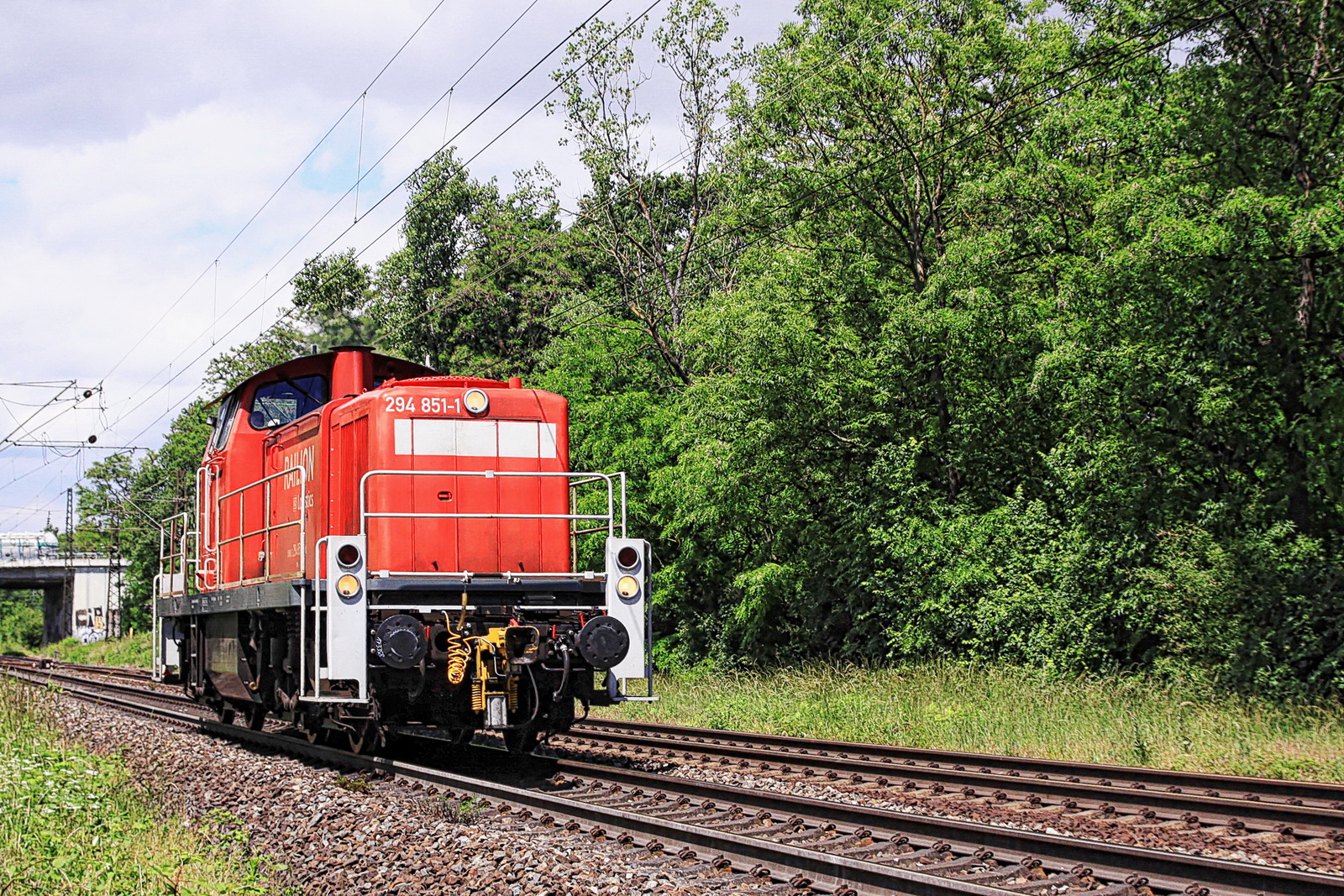 294 851-1 Railion bei einer Solofahrt