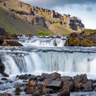 2978B Wasserfall am Fluss Südisland