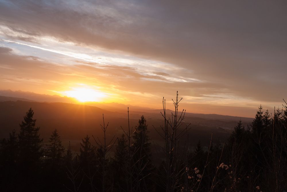 Sonnenuntergang am Hohenpeißenberg von Dimitri Kukuschkin