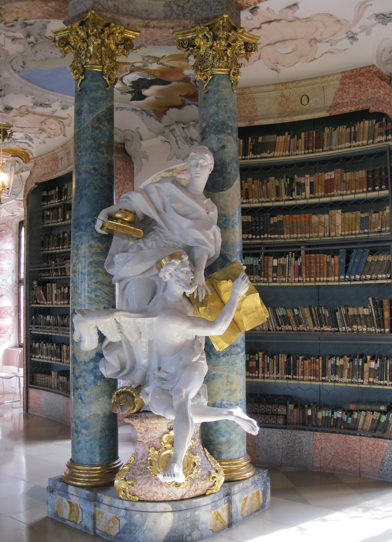 2.Detail -Figurensäule im Bibliothekssaal