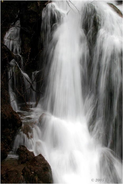 2Wasserfall bei Vas - Slovenien Apr 2005