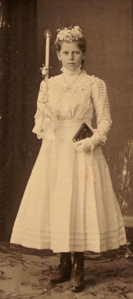3. April 1910 Erstkommunion Paula Bärwigg in Tettnang