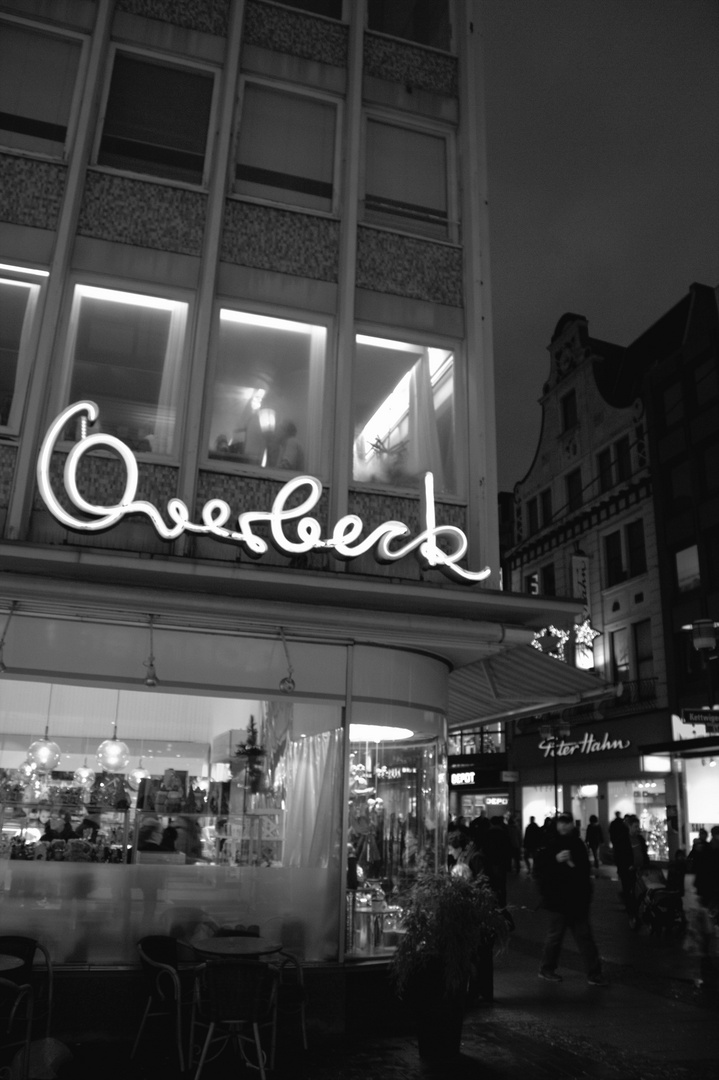 (3) Außenfassade - Café Overbeck, Essen