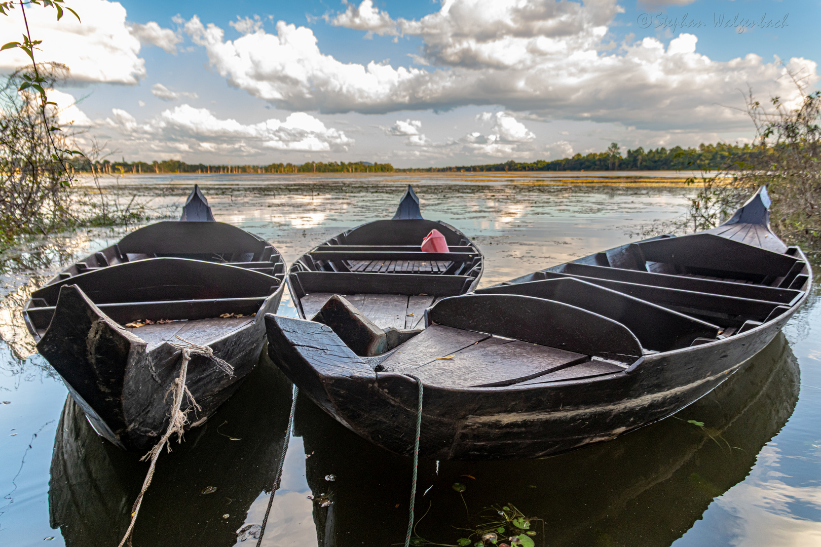 3 Boote im Angkor Wat Gelände