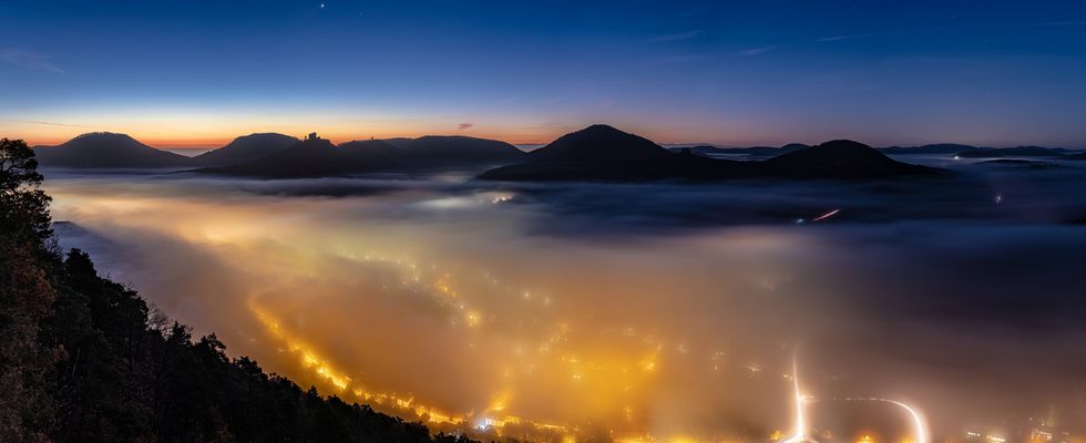 3 Burgen, 2 Planeten, 1 wunderbarer Morgen