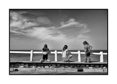 3 Children at the English Channel