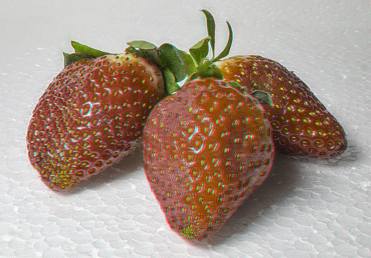 3 Erdbeeren 3D anaglyph in picolay gestackt 