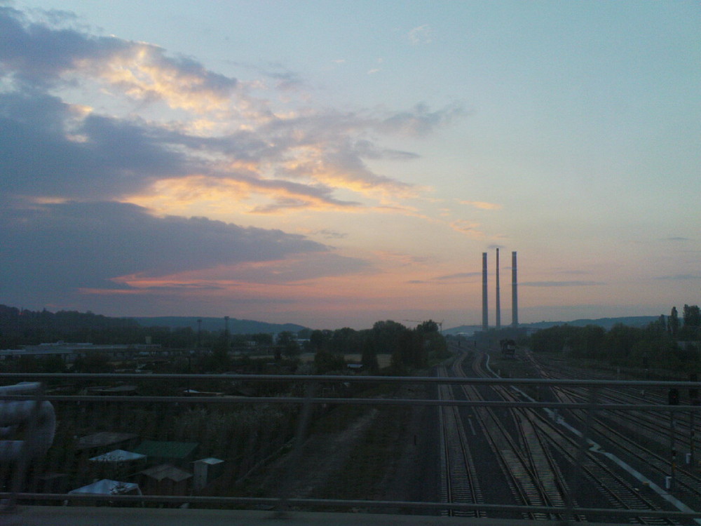 3 Essen bei Sonnenuntergang.