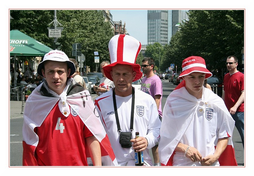 3 fans from england