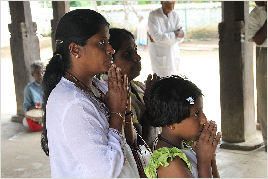 3 Frauen Tempel ... ... Sri Lanka