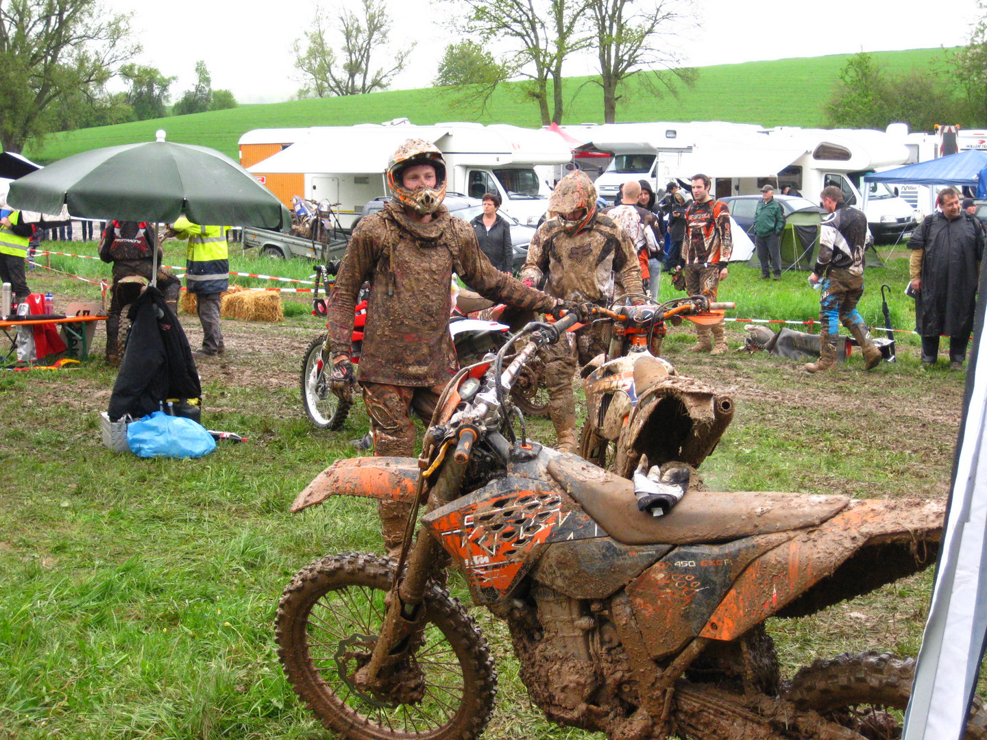 3 h Enduro Rennen bei schlechtem Wetter