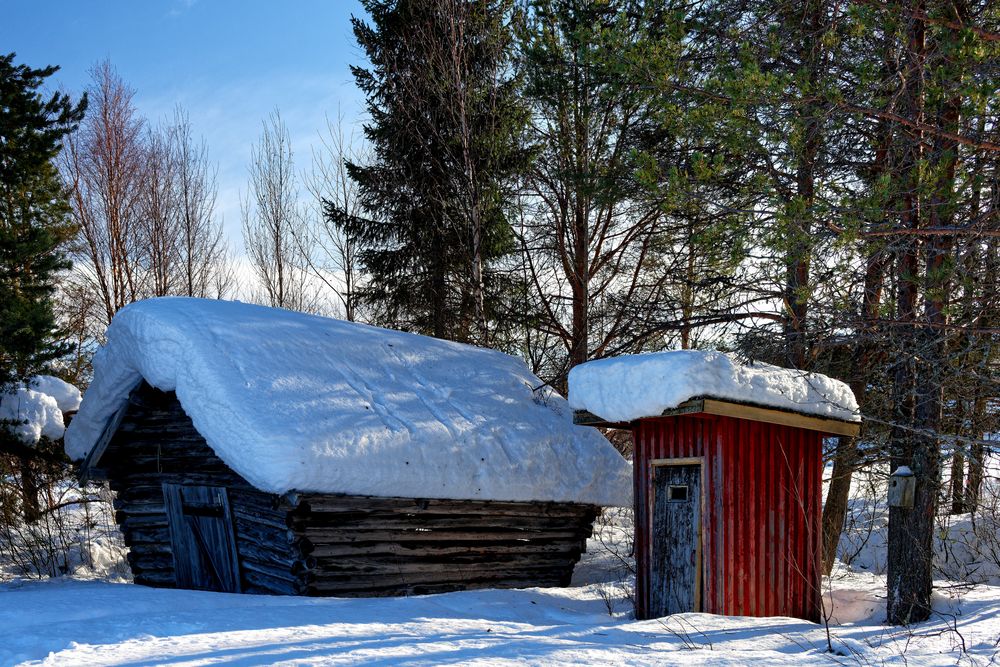 3 Hütten im Schnee