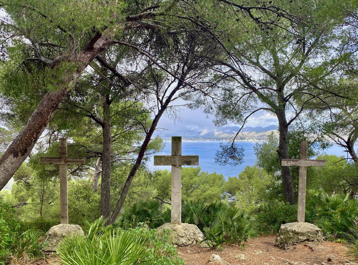 3 Kreuze oberhalb der Pollenca Bucht 